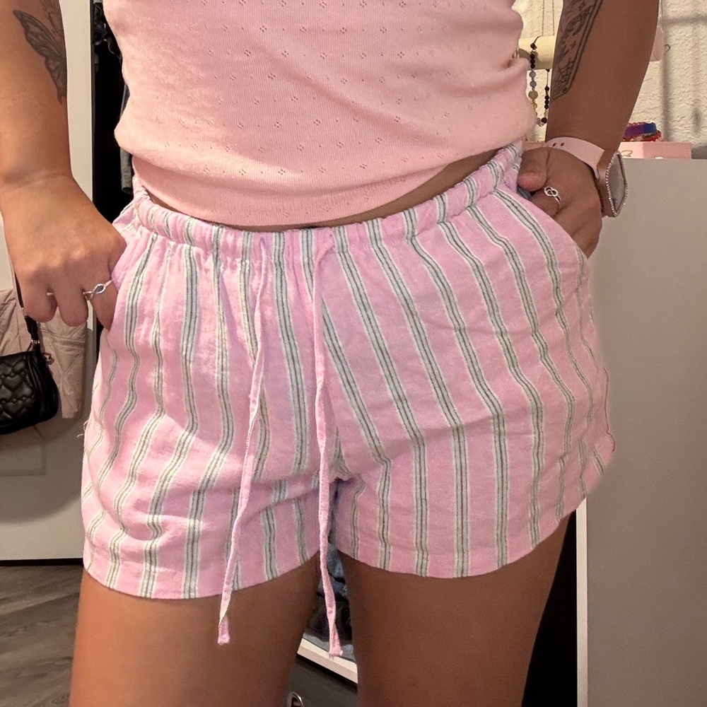 Aeropostale Pink Leopard Print Top and Striped Shorts